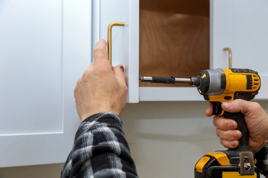 Common Signs Of Cabinet Wear And Tear in Mesa, AZ